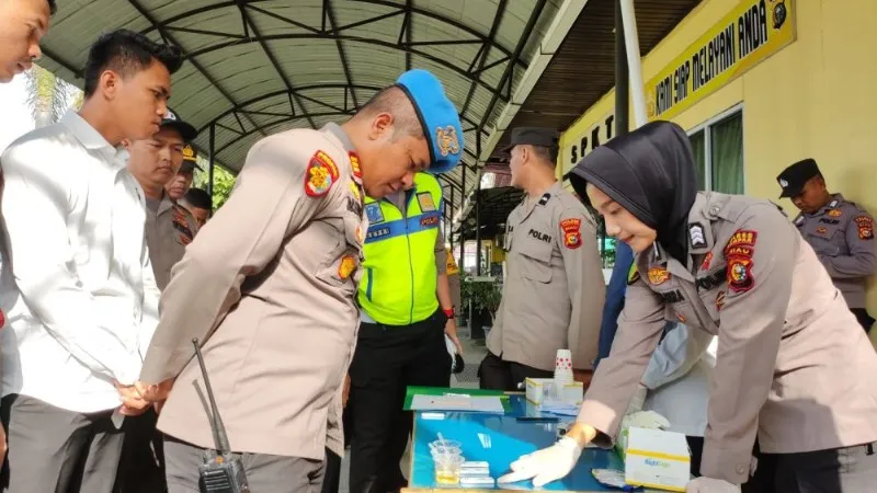 Polres Kampar Tes Urine Anggota Jelang Pemilu 2024 Untuk Pastikan