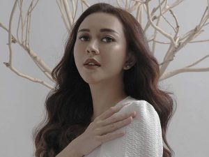 Berita selebriti dan gosip artis: Aura Kasih