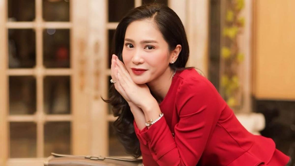Berita selebriti dan gosip artis: Bunga Zainal