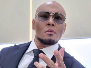 Berita selebriti dan gosip artis: Deddy Corbuzier beri tanggapan perkataan ustaz Yahya Waloni sebut semua Youtuber berlatar belakang kafir.