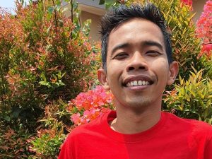 Berita selebriti dan gosip artis: Dede Sunandar