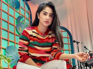 Berita selebriti dan gosip artis: Dewi Persik