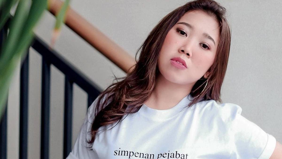 Berita selebriti dan gosip artis: Kiky Saputri