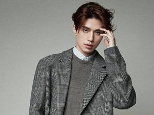 Berita selebriti dan gosip artis: Lee Dong Wook