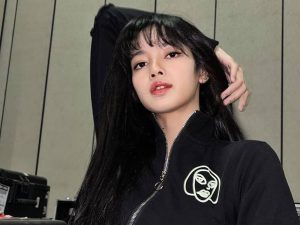 Berita K-Pop terbaru - Lisa Blackpink Mirip Ayu Ting Ting: Penampilan Lisa Blackpink di konser virtual sukses menarik perhatian lantaran dianggap mirip Ayu Ting Ting.
