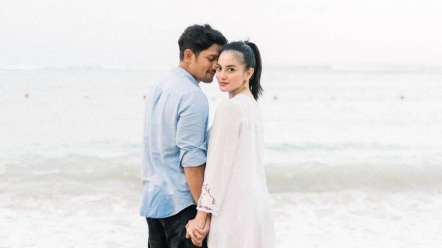 Berita selebriti dan gosip artis: Ririn Ekawati