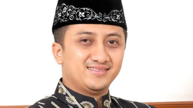Berita selebriti dan gosip artis: Ustaz Yusuf Mansur disebut penjilat penguasa oleh netizen, begini tanggapan Ustaz Yusuf Mansyur.