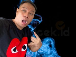 Berita selebriti dan gosip artis: Vicky Prasetyo merilis sebuah lagu baru di akun Instagramnya warganet malah bilang begini. lagu baru Vicky Prasetyo