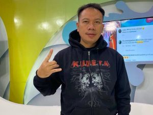 Berita selebriti dan gosip artis: Vicky Prasetyo