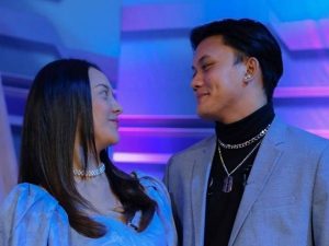 Berita selebriti dan gosip artis: Begini jawaban Anya Geraldine ketika ditanya apakah menyukai sosok Rizky Febian.