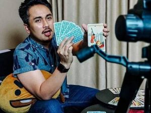 Berita selebriti dan gosip artis: Inilah prediksi peramal terkait sosok artis  yang meninggal dunia di tahun 2021 ini.