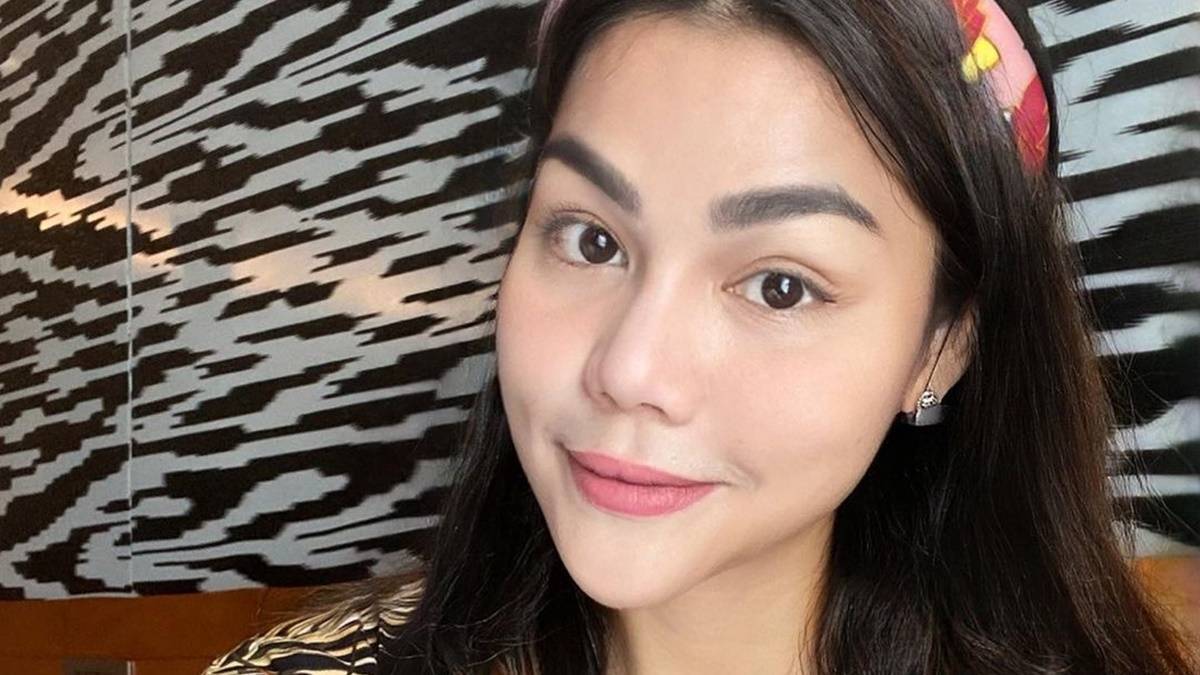 Artis Pindah Agama