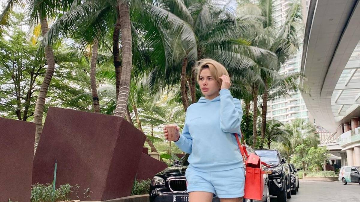 Berita selebriti dan gosip artis: Nikita Mirzani blak-blakan doakan pria ini agar segera bercerai dari istrinya.