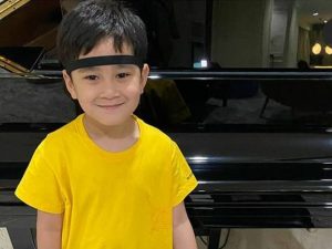 Berita selebriti dan gosip artis: Calon playboy masa depan, Rafathar lebih pilih kekasih dari pada Nagita Slavina.