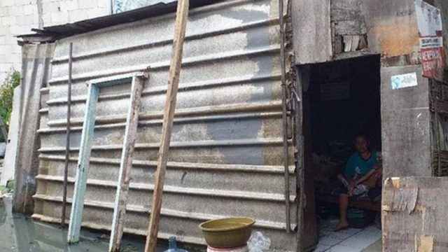 Kisah Pilu Pasutri yang Tinggal di Gubuk Tak Layak Huni, Anak Lumpuh Sejak Lahir