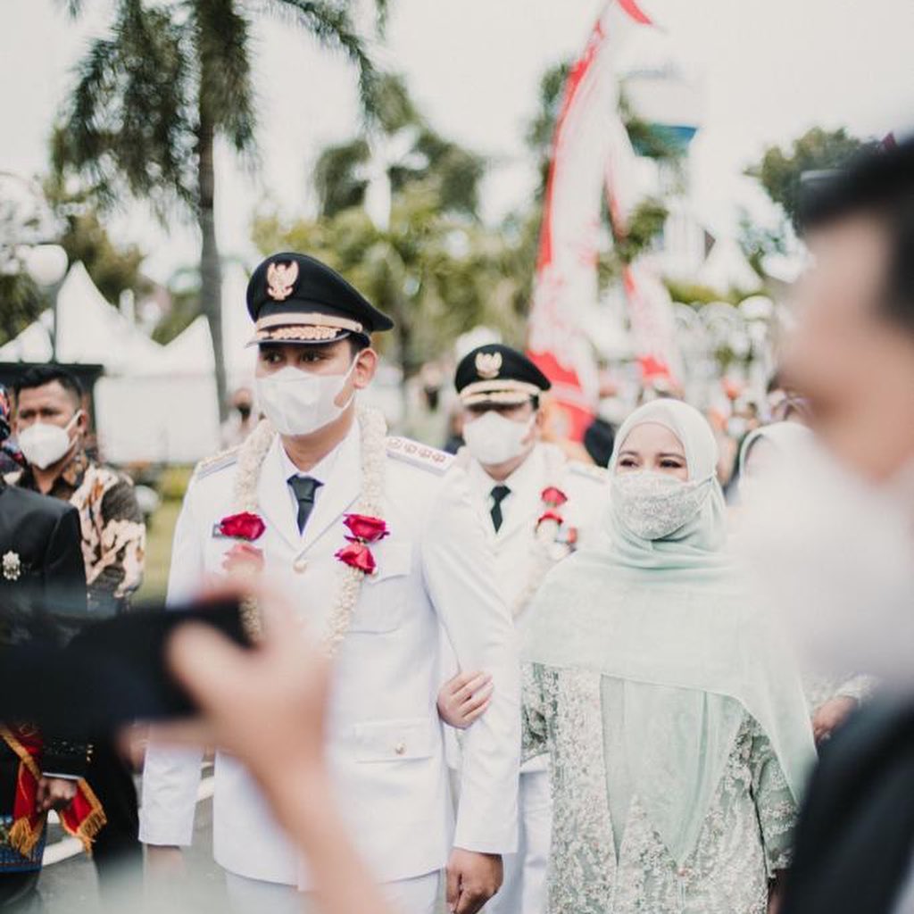 Chacha Frederica ungkap pesan ustaz Maulana untuk sang suami yang resmi dilantik jadi Bupati Kendal
