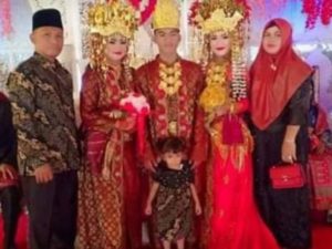 Berita terbaru hari ini: Seorang pria Musi Banyuasin Sumatera Selatan menikahi dua orang wanita cantik sekaligus 26 Desember 2020 lalu.