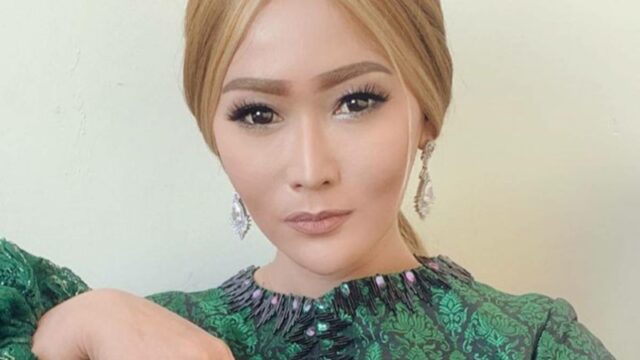 Berita artis: Inul Daratista tegaskan pada netizen agar tidak berpikiran negative ketika dirinya pakai baju pendek untuk olahraga.