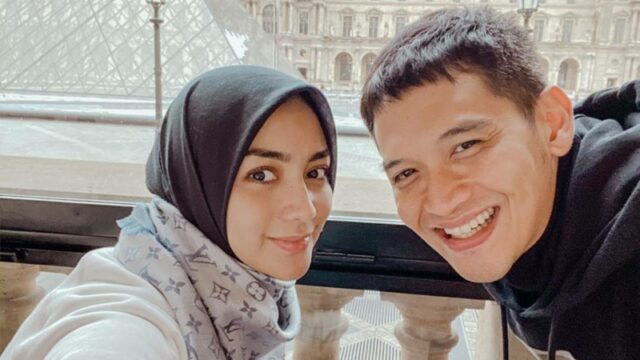 Berita artis: Rezky Aditya dan Citra Kirana begitu happy saat goyang tiktok, netizen doakan keduanya ini agar selalu kompak.