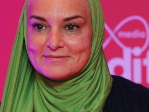 Berita selebriti dan gosip artis: Sinead O'Connor Mualaf