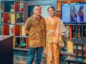 Berita selebriti dan gosip artis: Ashanty sebut sempat ingin batalkan pernikahan dengan Anang Hermasnyah pada malam sebelum akad nikah.