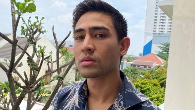 Berita selebriti dan gosip artis: Dulu koar-koar kemungkinan pindah keyakinan, kini Axel Matthew Thomas tegaskan hal ini.