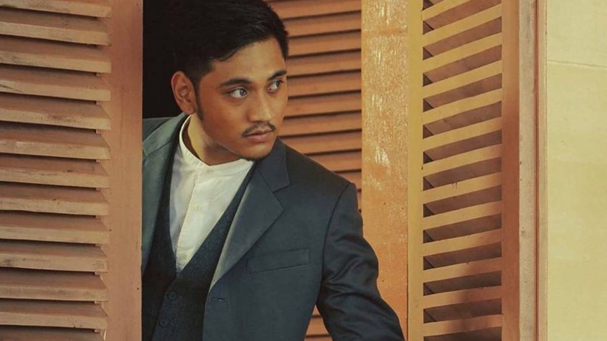 artis pindah agama