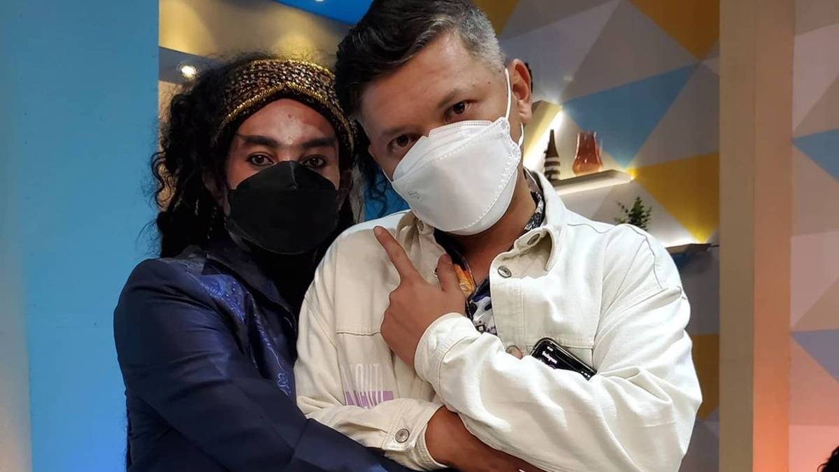 Mengejutkan, Ternyata Master Limbad Pakai Rok Hingga Kelas 3 SD