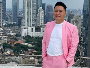 Berita selebriti dan gosip artis: Bahas perihal gaji selama bekerja dengan Raffi Ahmad, Merry luapkan kekesalannya.