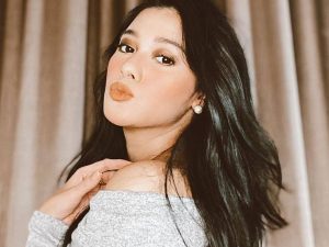 Berita selebriti dan gosip artis: Isu Naysila Mirdad pindah agama semakin kuat setelah panjatkan doa dan tuliskan kalimat ini.