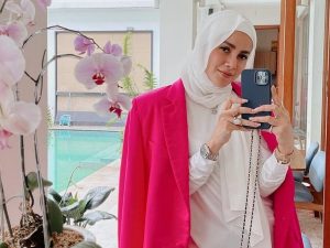 Berita selebriti dan gosip artis: Dibandingkan harus dimadu suami, Olla Ramlan biarkan sang suami berselingkuh.