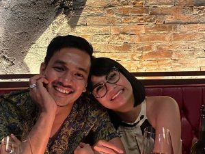 Berita selebriti dan gosip artis: Gak nyangka, begini klarifikasi Bibi Ardiansyah terkait isu perselingkuhan dengan Mayangsari.