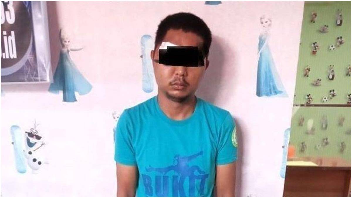 Cekricek.id - Seorang pria bernama Fahrizal ditangkap dan digebuki warga hingga babak belur karena telah mencabuli 3 gadis sekaligus.