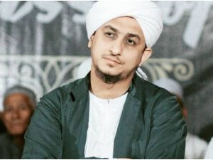 Cekricek.id - Habib Hayqal Husein meminta masyarakat untuk menghapus aplikasi Tiktok karena jadi pembawa maksiat.