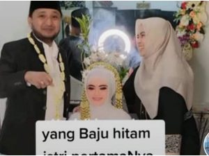 Berita viral dan trending: Kiai Karror kembali mempersunting seorang wanita cantik untuk menjadi istri ketiganya.