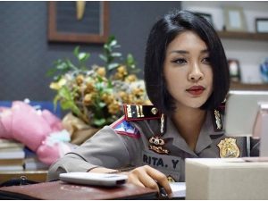 Berita viral dan trending: Iptu Rita Yuliana ramai jadi perbincangan publik lantaran foto dirinya yang cantik bak model.