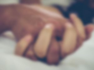 Cekricek.id - Seorang pria bernama Fahrizal ditangkap dan digebuki warga hingga babak belur karena telah mencabuli 3 gadis sekaligus.