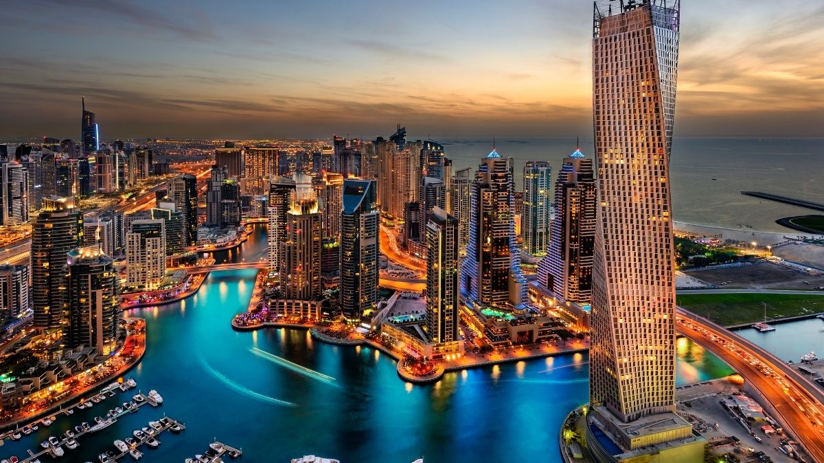 Berita trending terbaru dan berita viral terbaru: Salah seorang pelaku 11 orang wanita foto tanpa busana di Dubai berhasil diidentifikasi.