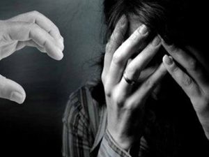 Berita viral terbaru dan berita trending terbaru: dua wanita Karawang jadi korban begal payudara. Salah satu dari mereka alami trauma.