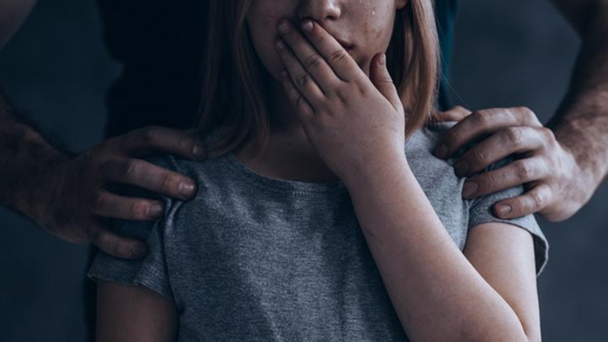 Berita viral terbaru dan berita trending terbaru: mucikari ini ditangkap oleh polisi terkait kasus perdagangan anak perempuan di bawah umur.