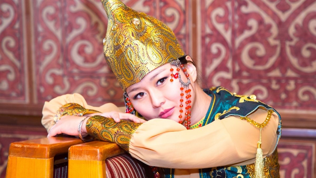 wanita cantik suku pedalaman