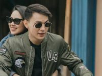 Berita selebriti dan gosip artis: Menikah setelah sang istri hamil, Marcell Darwin semakin giat belajar saat jadi mualaf.