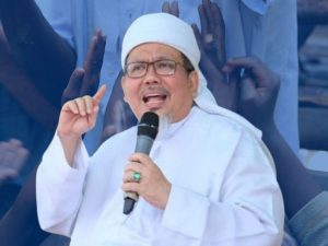 Berita viral dan trending: Tengku Zulkarnaini sebut orang hitam tak boleh masuk surga karena mengaku tak berselera sama orang hitam.