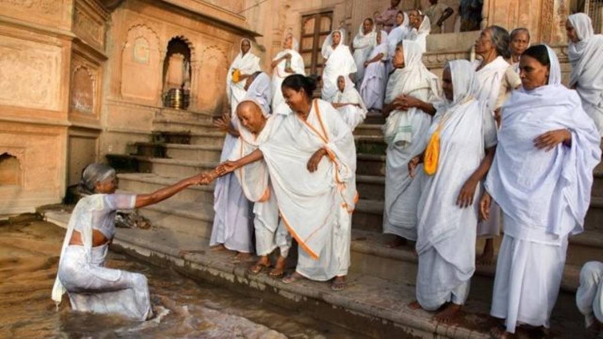 5 Tradisi Menyedihkan yang Dialami Janda di India 6 Lampiran Gambar