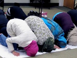 Berita trending terbaru dan berita viral terbaru : Kabar duka, senat Perancis setujui pasal larangan shalat bagi muslim di lingkungan pendidikan.