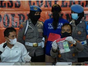 Cekricek.id - Nani sang pengirim sate maut mengaku menyesali perbuatannya lantaran telah membunuh seorang bocah berusia 10 tahun.