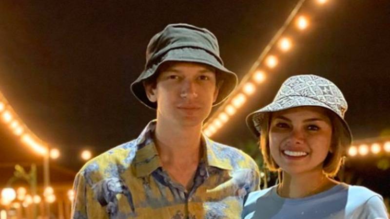 Cekricek.id - Nikita Mirzani secara blak-balkan ungkap dirinya pernah satu tempat tidur dengan Dimas Beck hingga tahan nafsu.