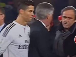 Cekricek.id - Pesepak bola Christiano Ronaldo terlihat tak mau berjabat tangan dengan presiden Israel yang diduga karna mendukung muslim.