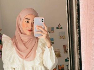 Cekricek.id: Larissa Chou tegaskan pada netizen jika dirinya tak akan buka hijab walaupun nantinya resmi bercerai dengan Alvin Faiz.