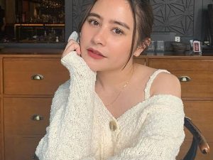 Berita artis: Netizen berikan selamat karena kini Prilly Latuconsina dapat gelar baru sebagai ratu webseries Indonesia.